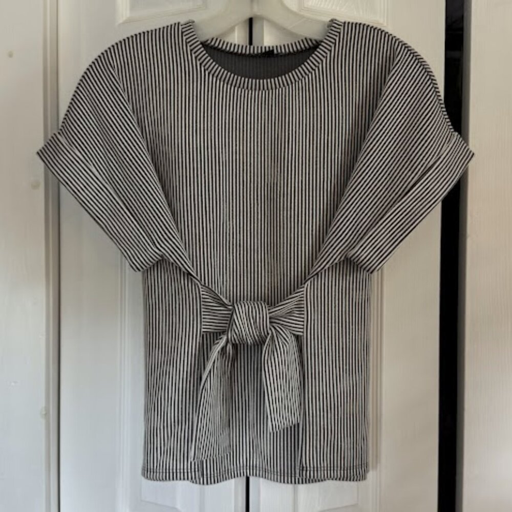 Black & White Striped Cap Sleeve Shirt with Tie Size XS